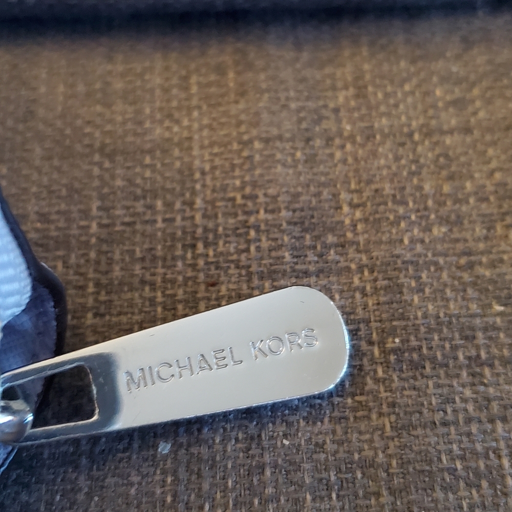 Michaels Kors Leather Wristlet Wallet - Picture 5 of 9